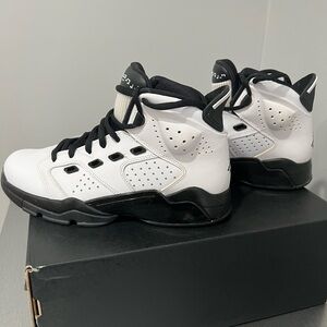 Jordan are in good condition. Hasn’t been worn many times.